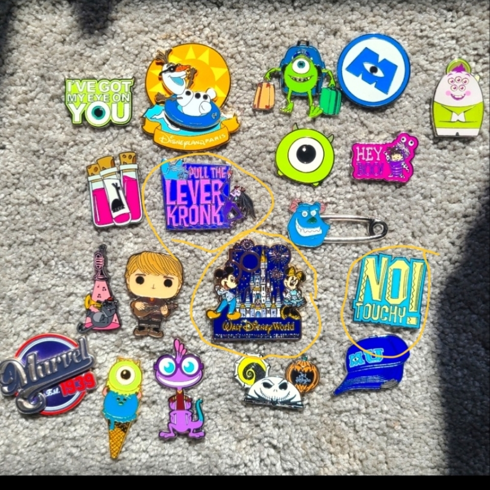 Chiodook Set of 3 Pins